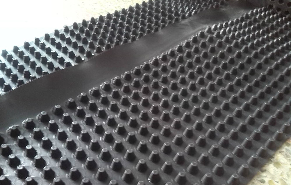 什么是塑料排水板？它比传统排水系统的优势在哪里？