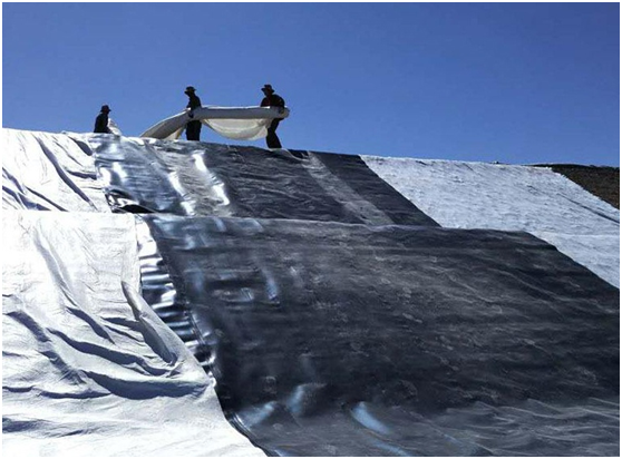 垃圾填埋场底层铺设国内精品久久久久久久影视麻豆膜的技术控制