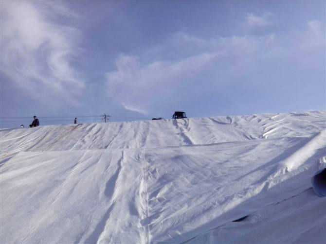 国内精品久久久久久久影视麻豆防渗膜的防渗节水功能