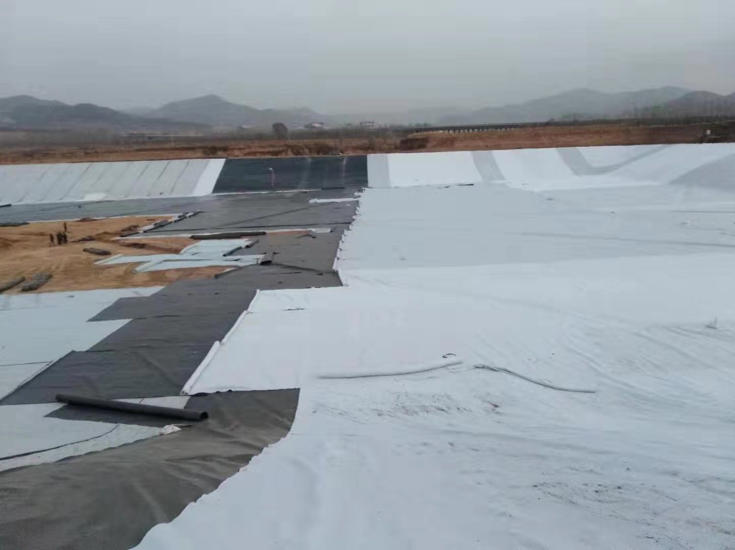 垃圾填埋场中国内精品久久久久久久影视麻豆膜最佳选择厚度为多少？