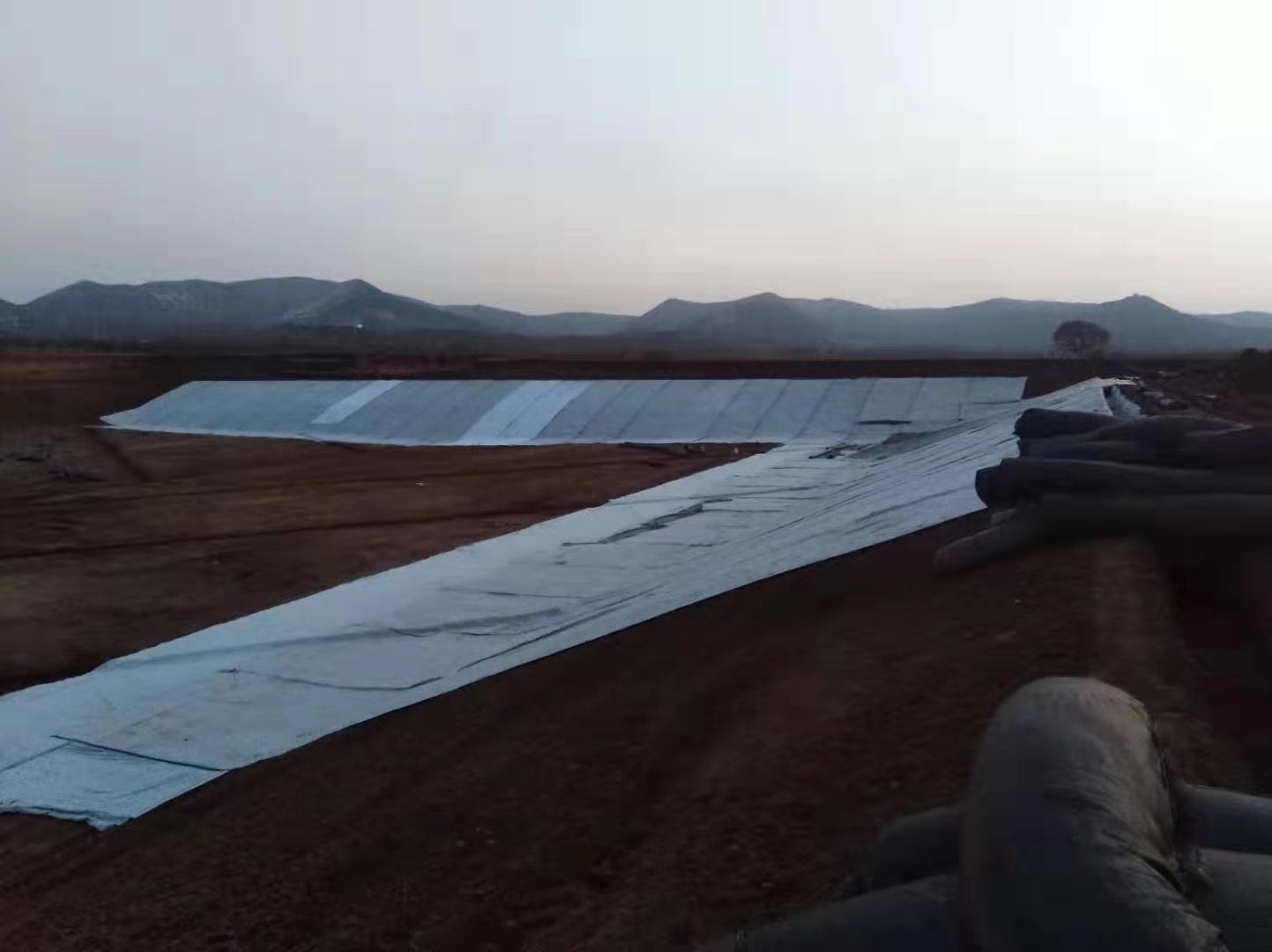 复合式衬砌层间国内精品久久久久久久影视麻豆布初期支护渗水的途径