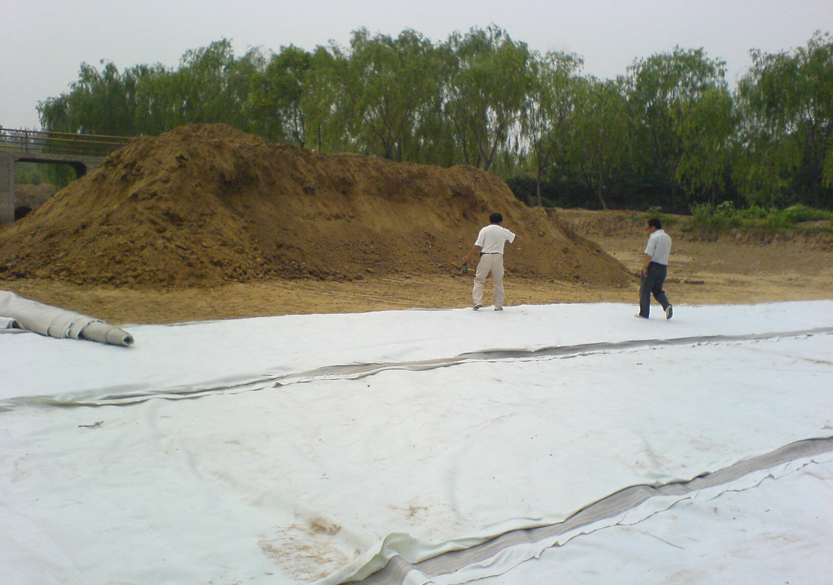 1000g/㎡的复合国内精品久久久久久久影视麻豆膜施工技术要点