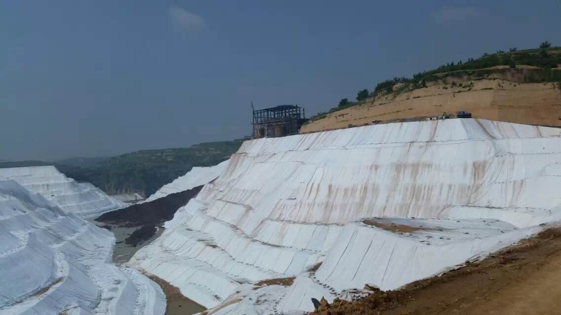 库区建设有效解决渗漏问题的关键-国内精品久久久久久久影视麻豆膜铺设