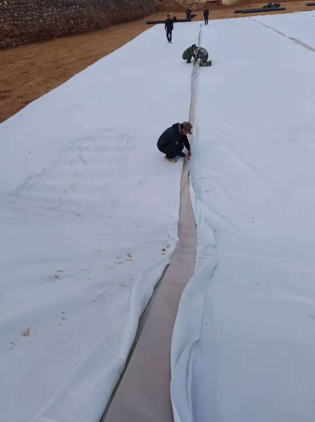 国内精品久久久久久久影视麻豆布的连接采用膜焊布缝的方式