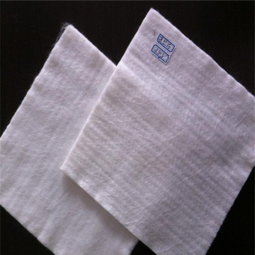 相同原料和面密度的短纤针刺国内精品久久久久久久影视麻豆布对比