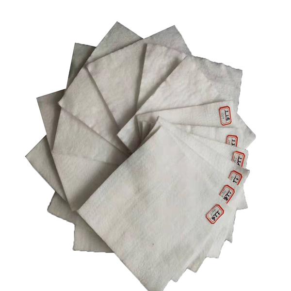 影响非织造国内精品久久久久久久影视麻豆布排水性能的主要因素