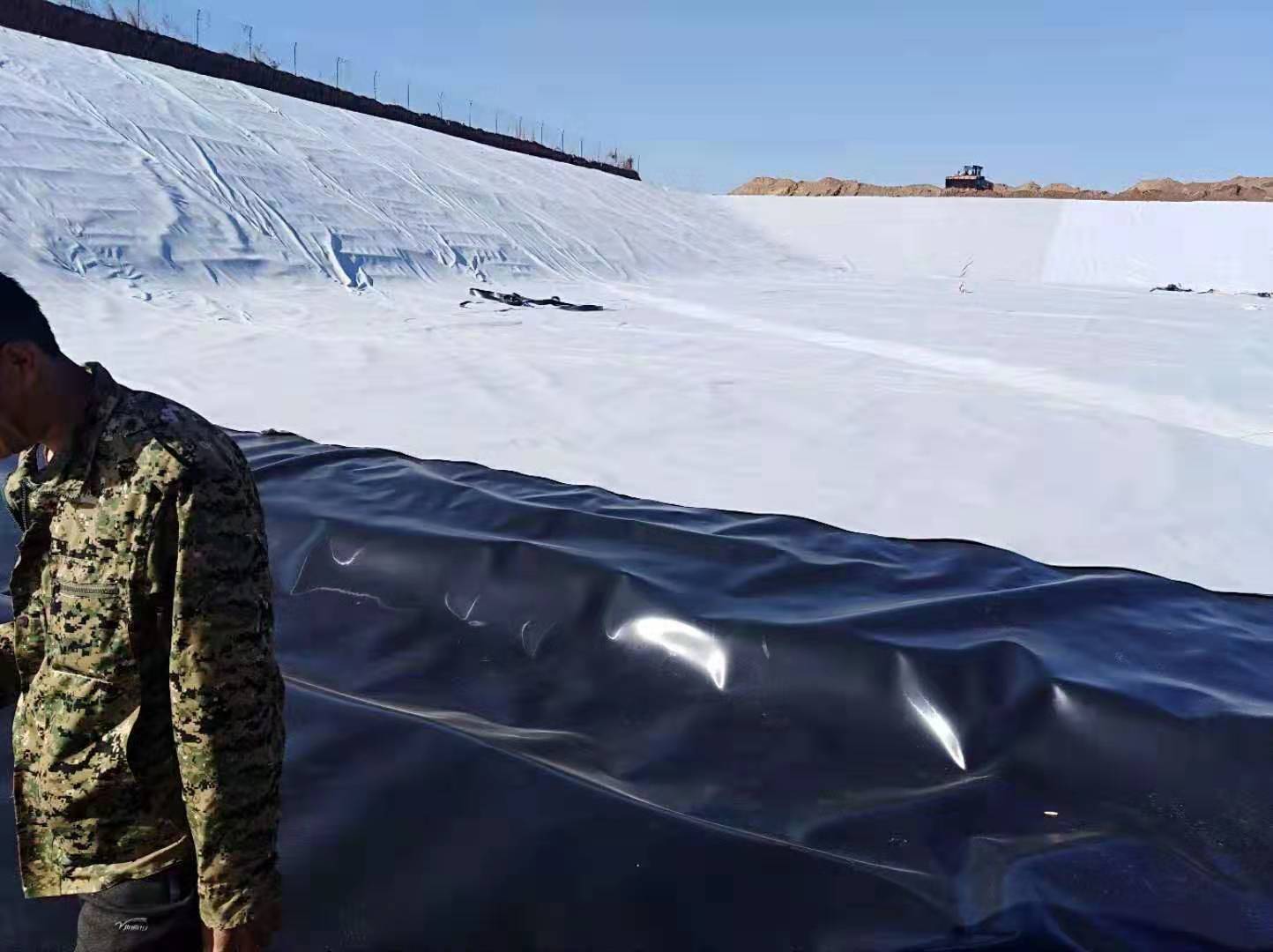 度汛坝体黏土防渗及复合国内精品久久久久久久影视麻豆膜防渗性能方案比选