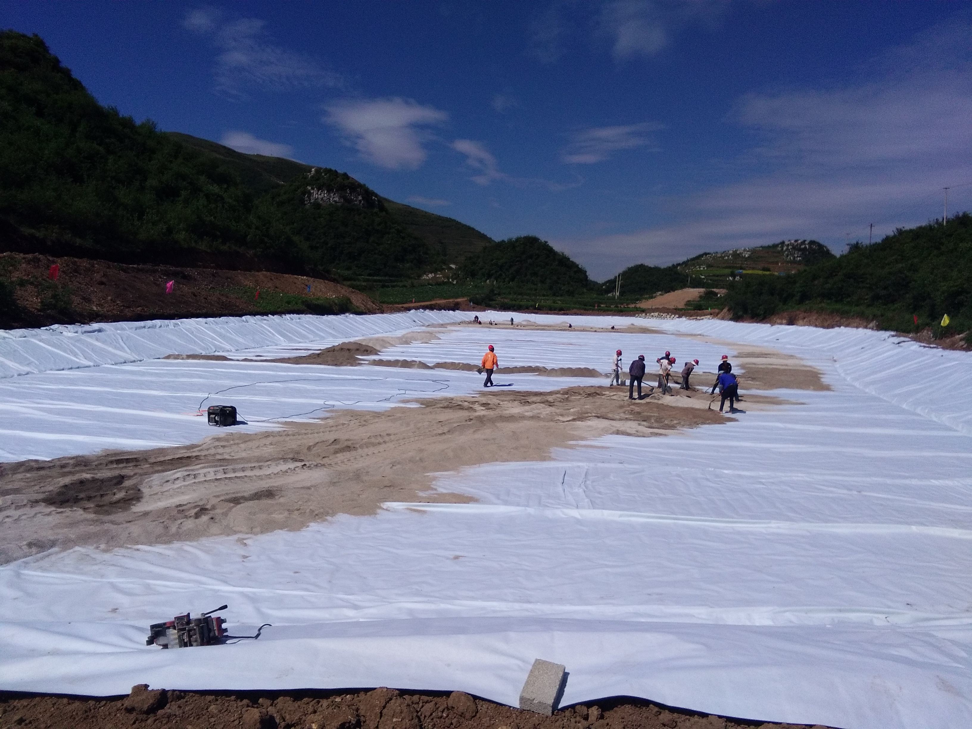 复合国内精品久久久久久久影视麻豆膜在渠道防渗节水改造中的应用