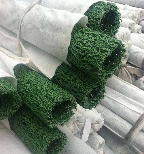 植物纤维毯具有抗冻、抗潮、防冲刷、吸水保湿等优点