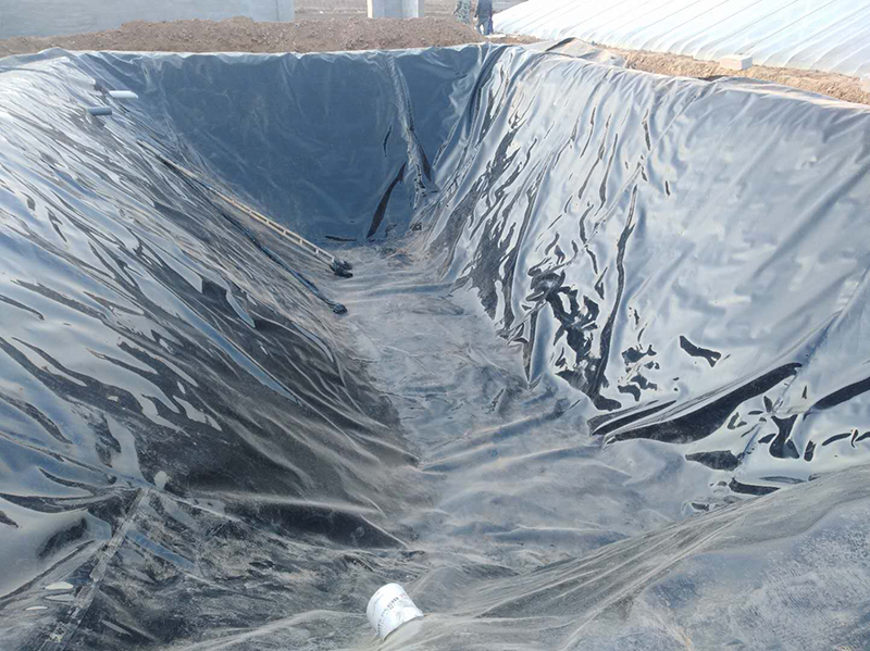 污水调节池加设HDPE国内精品久久久久久久影视麻豆膜浮动罩的措施的优势