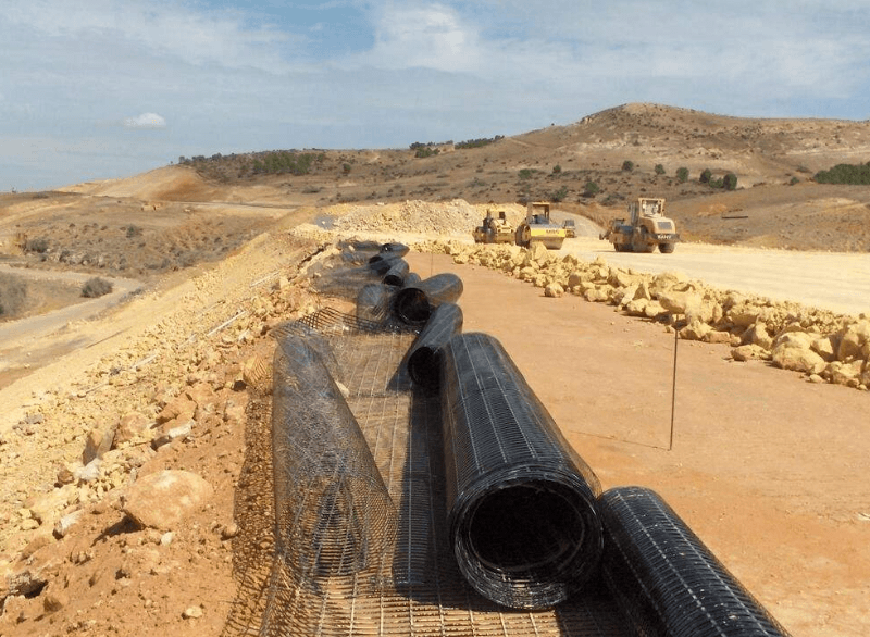 新旧路基结合部如何铺设国内精品久久久久久久影视麻豆格栅？