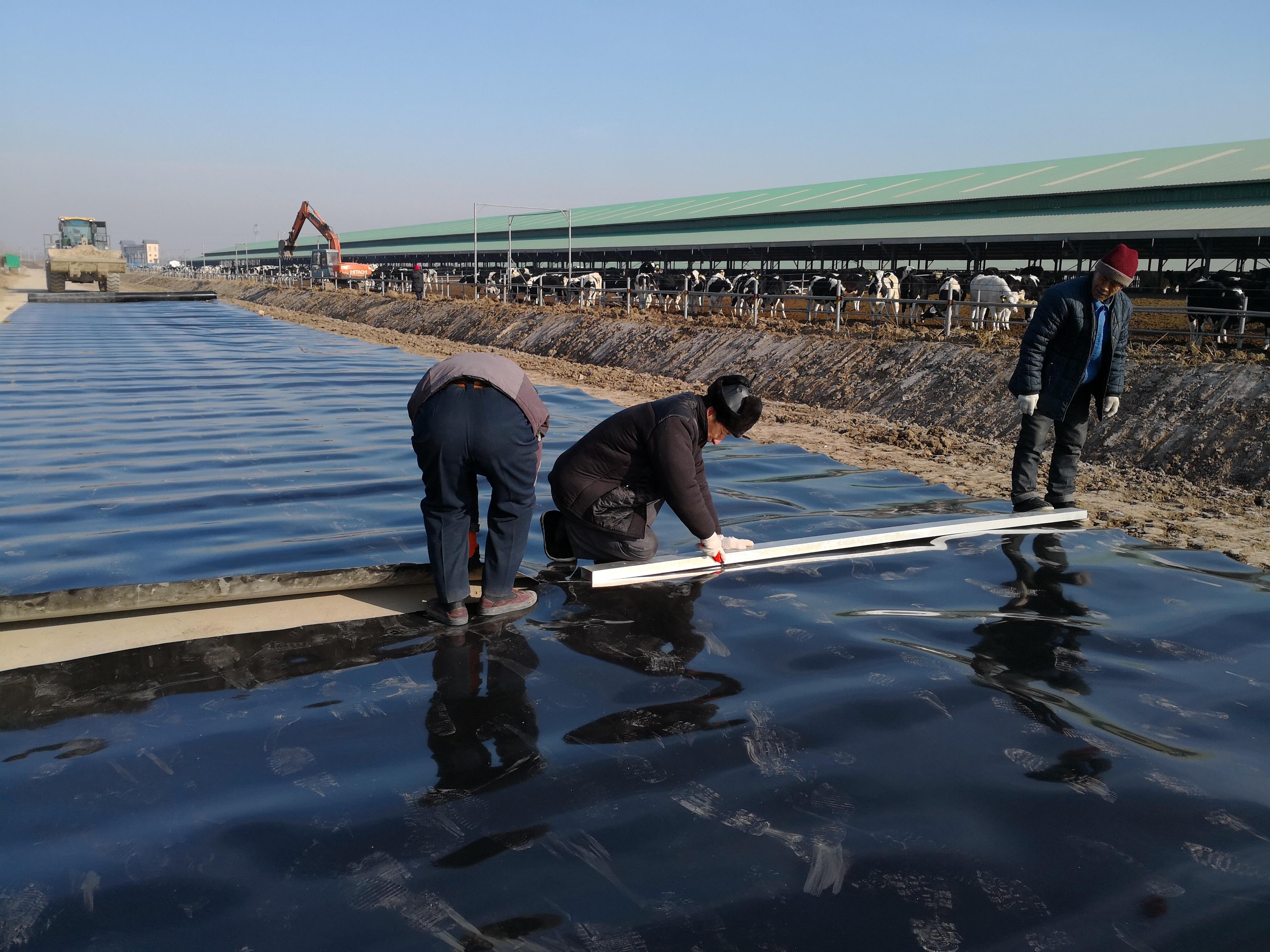 国内精品久久久久久久影视麻豆膜在坝坡与坝底施工时如何找平？(图1)