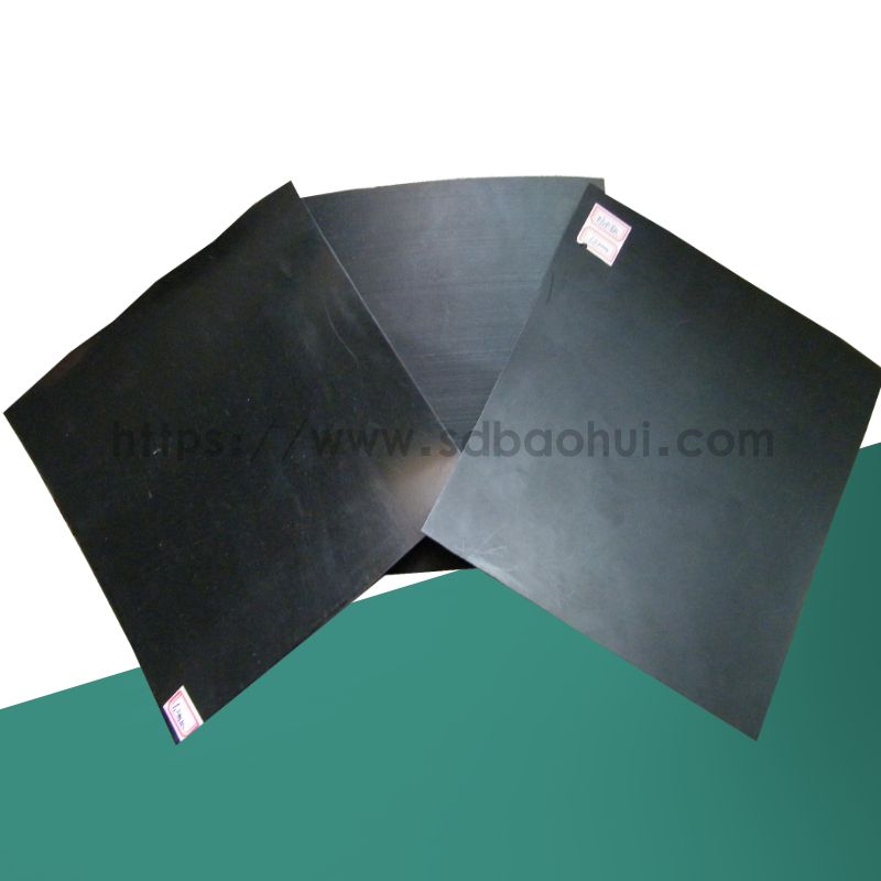 垃圾填埋区面积大，如何防止HDPE膜损坏？